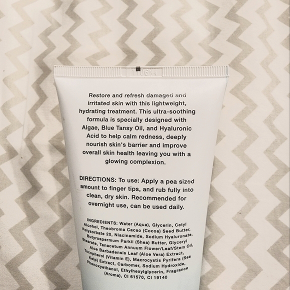 Vitamins and Sea Beauty Moisturizer- Marine Algae Blue Tansy - Picture 2 of 2